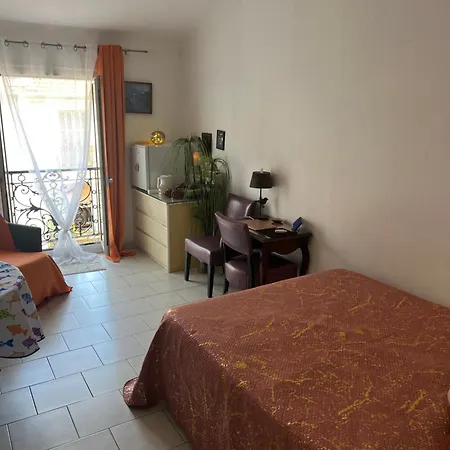 Private Near The Port Old Town 民宿 尼斯